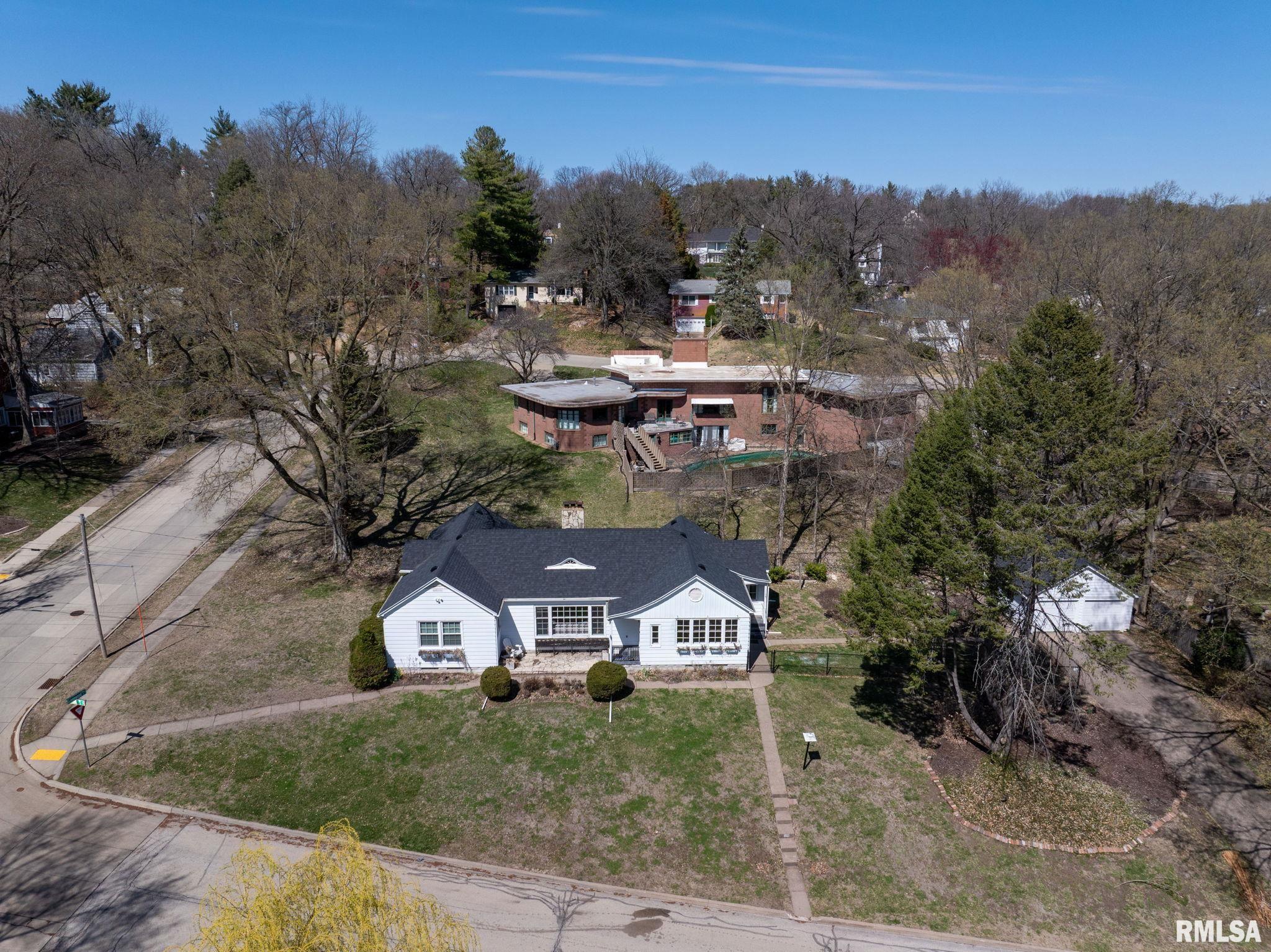 110 Grant Street, Bettendorf, Iowa image 2