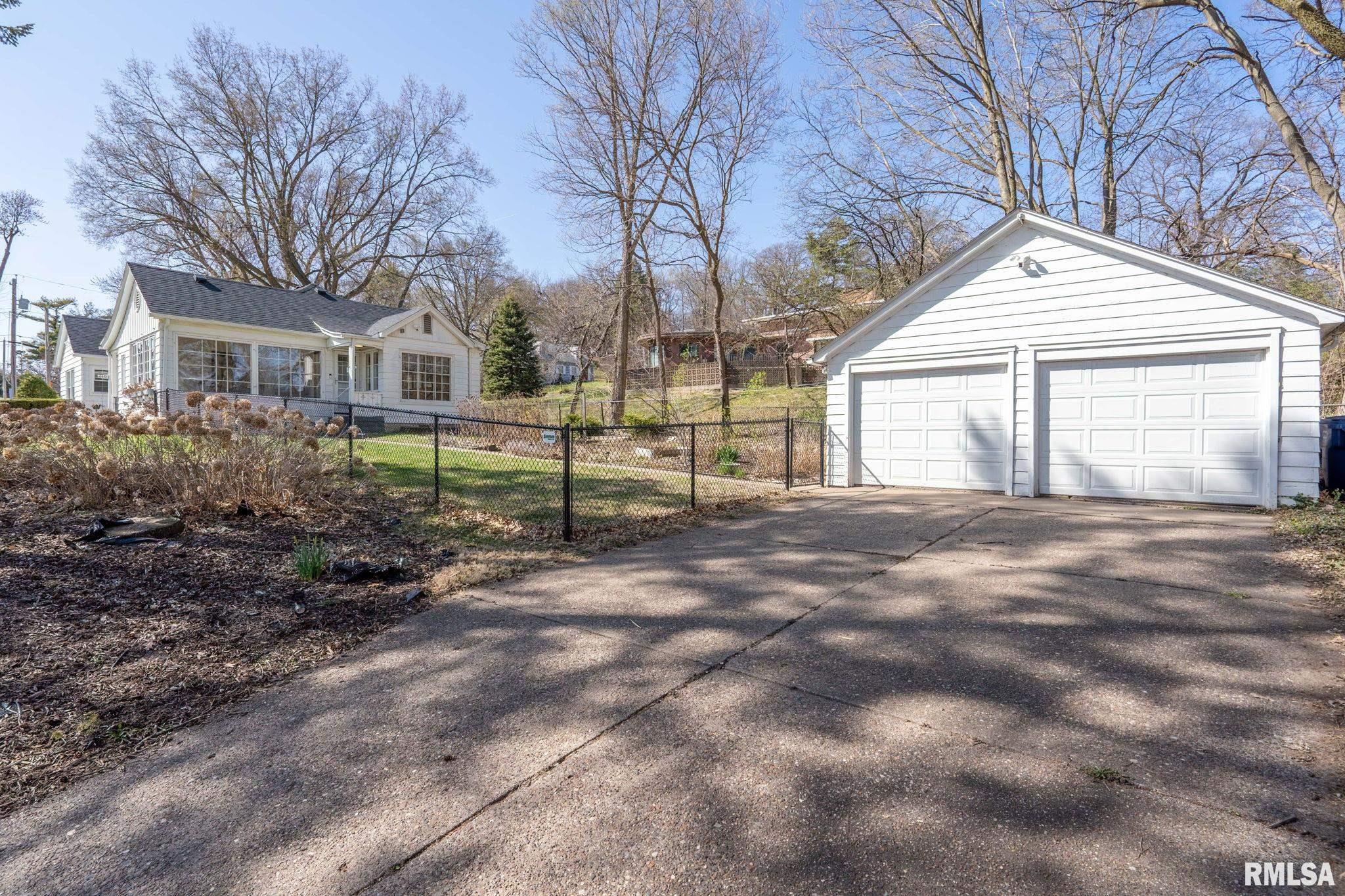 110 Grant Street, Bettendorf, Iowa image 36