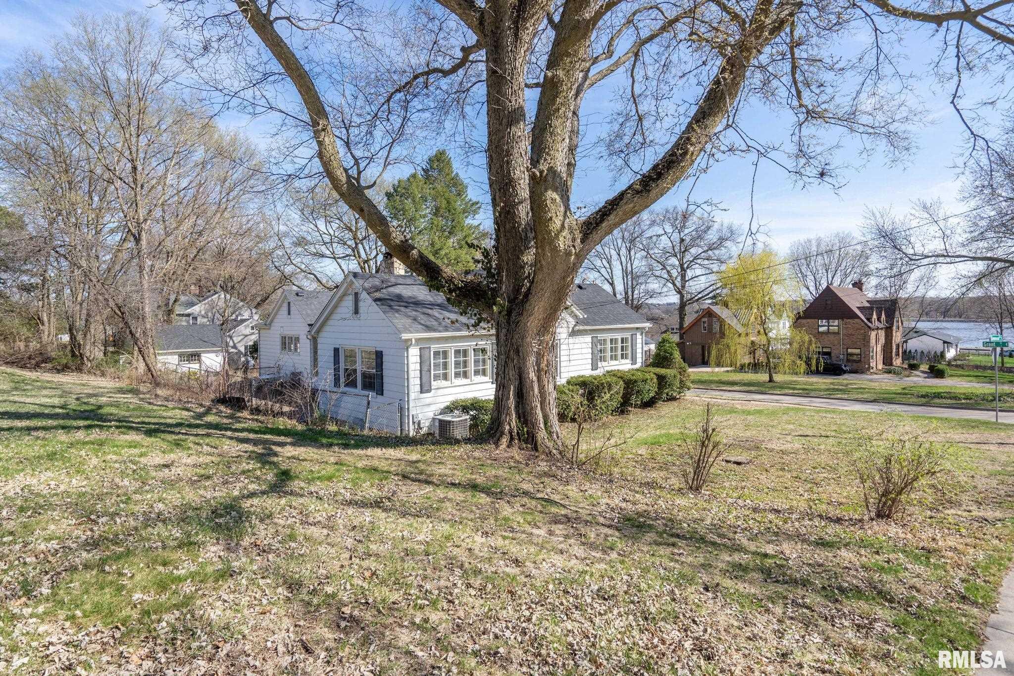110 Grant Street, Bettendorf, Iowa image 33