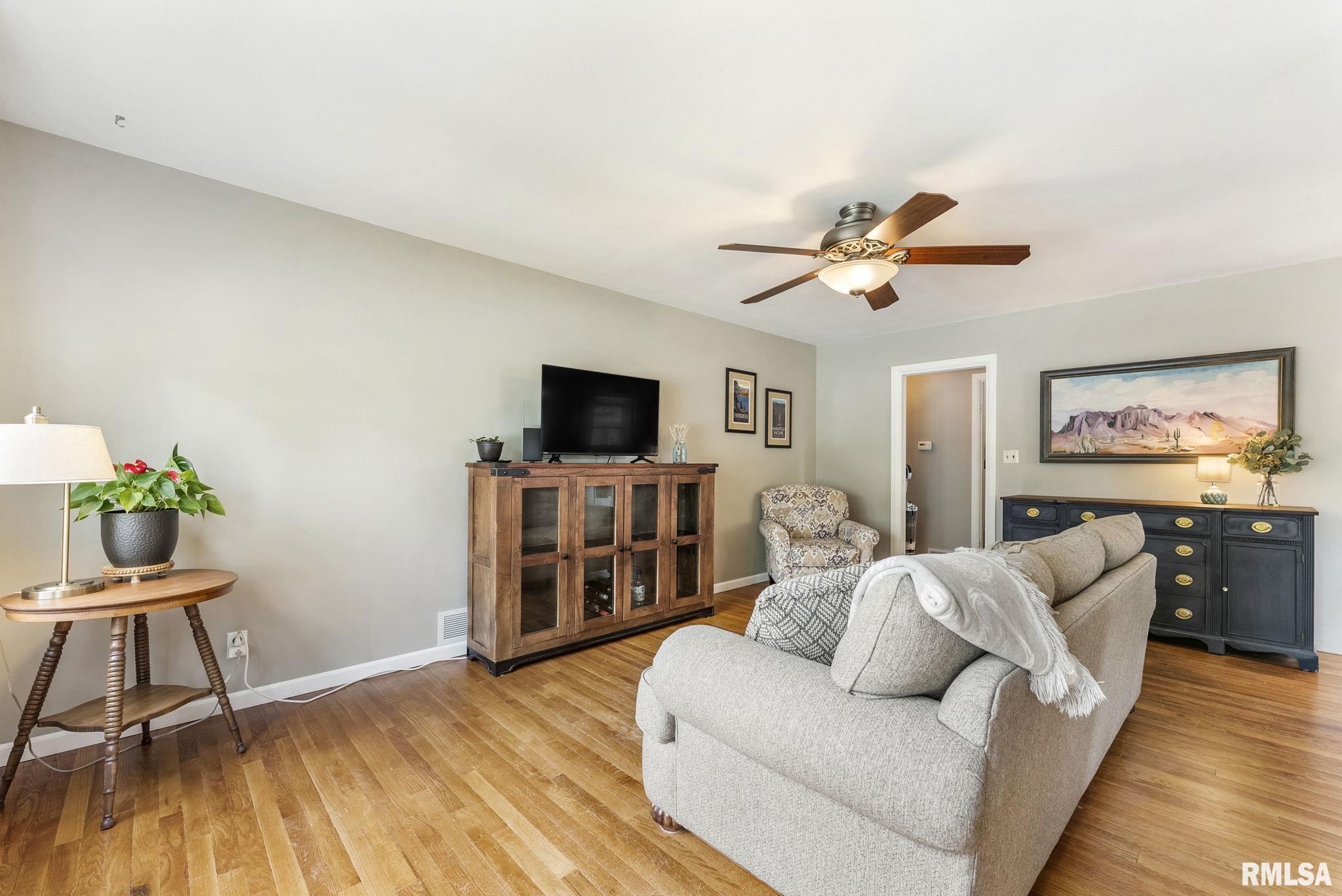 2601 47th Street, Moline, Illinois image 3