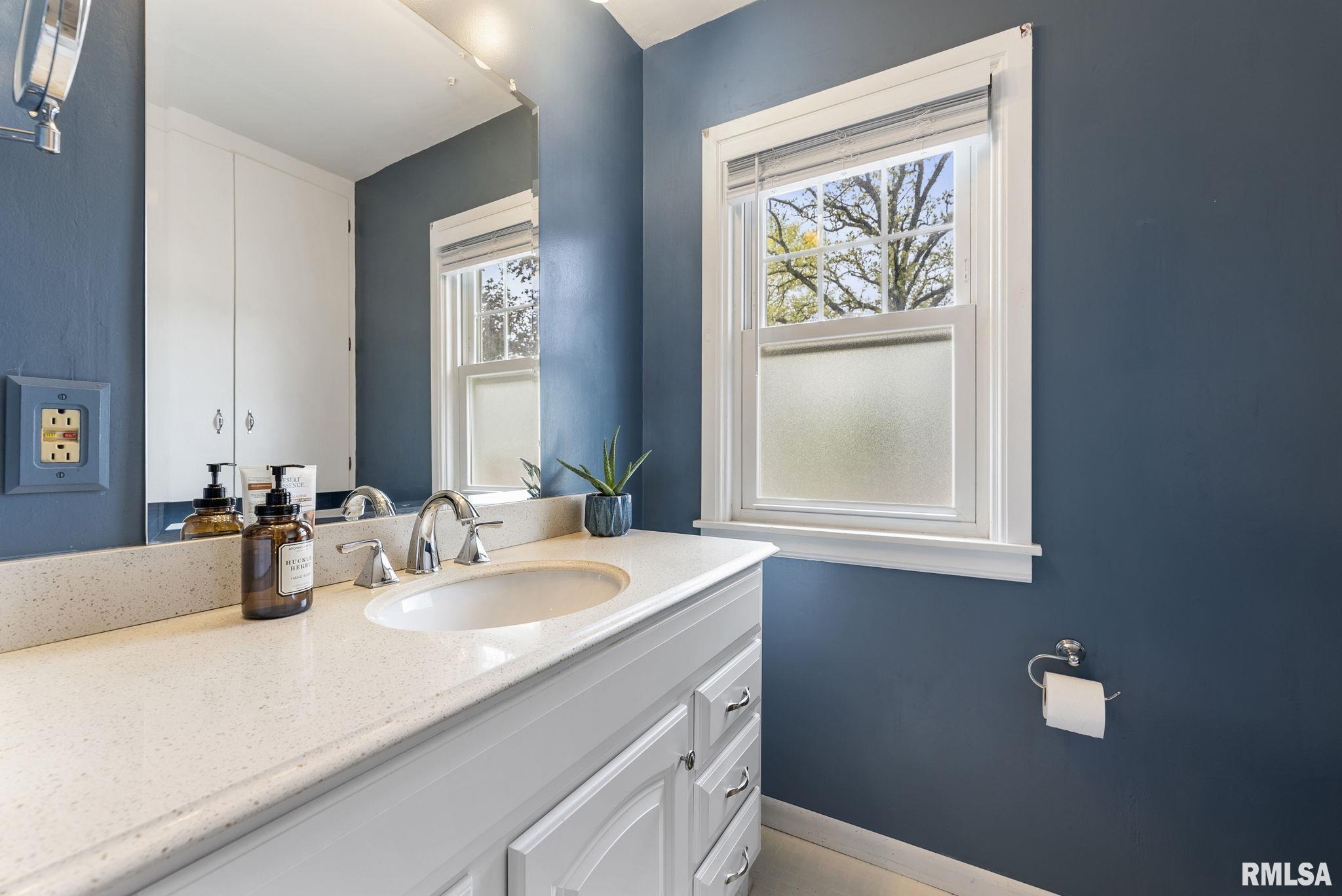 2601 47th Street, Moline, Illinois image 10