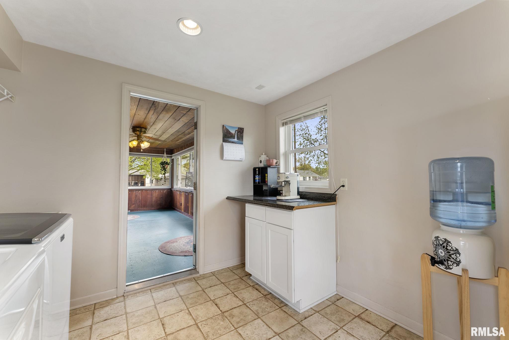 2601 47th Street, Moline, Illinois image 15