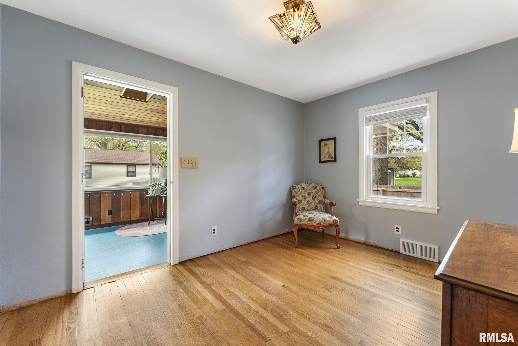 2601 47th Street, Moline, Illinois image 11
