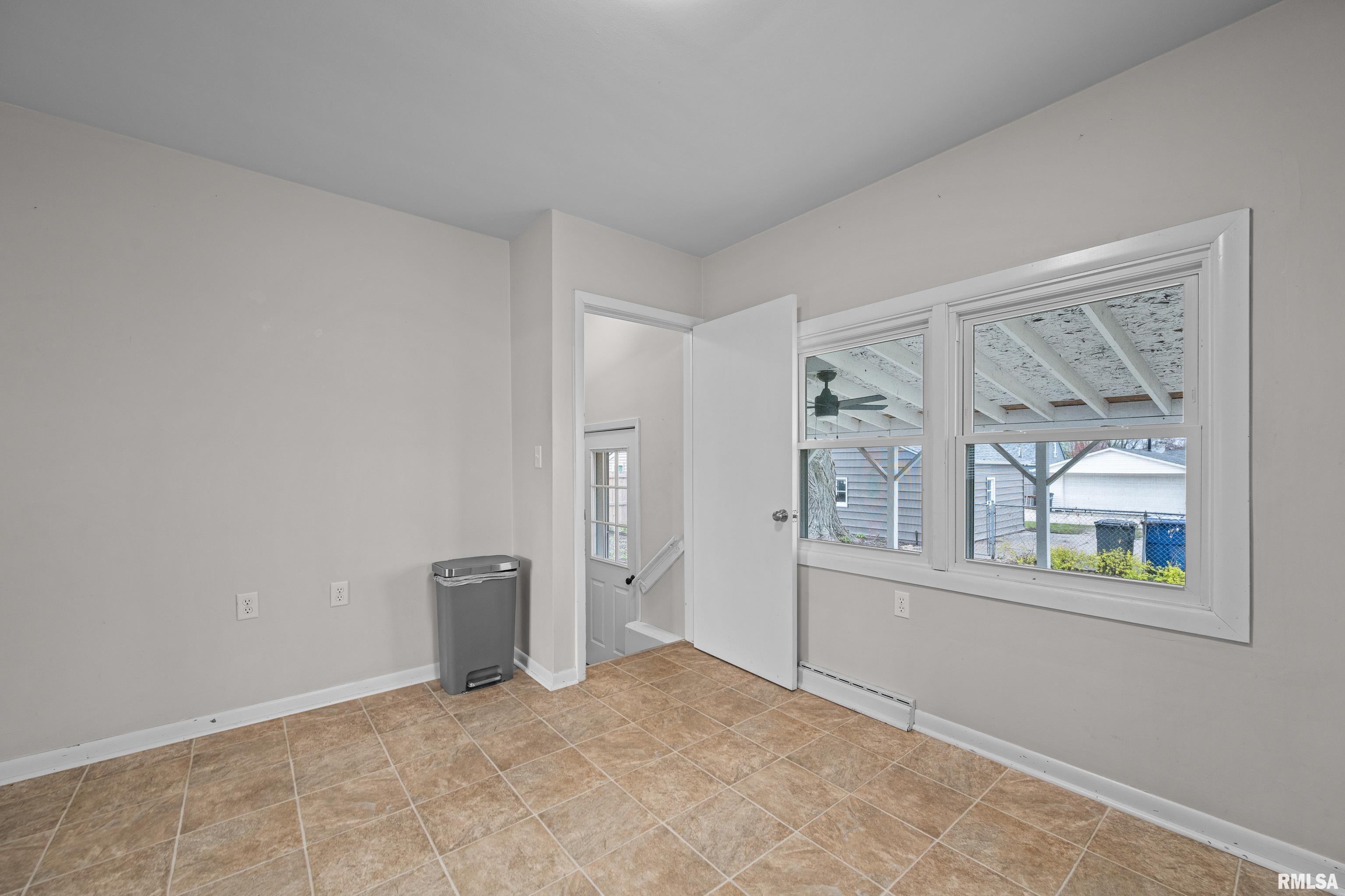 2924 Oak Street, Bettendorf, Iowa image 9