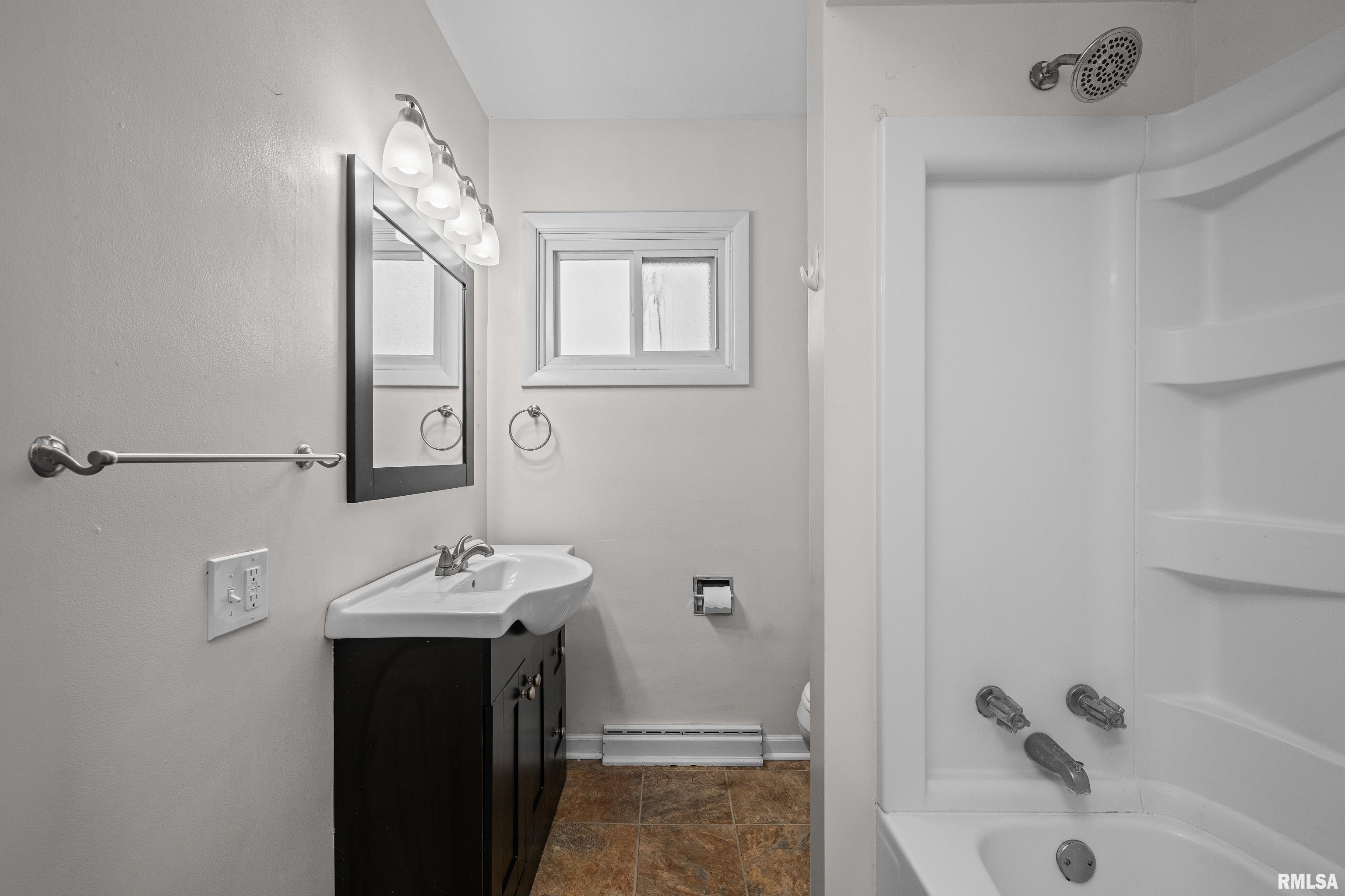 2924 Oak Street, Bettendorf, Iowa image 17