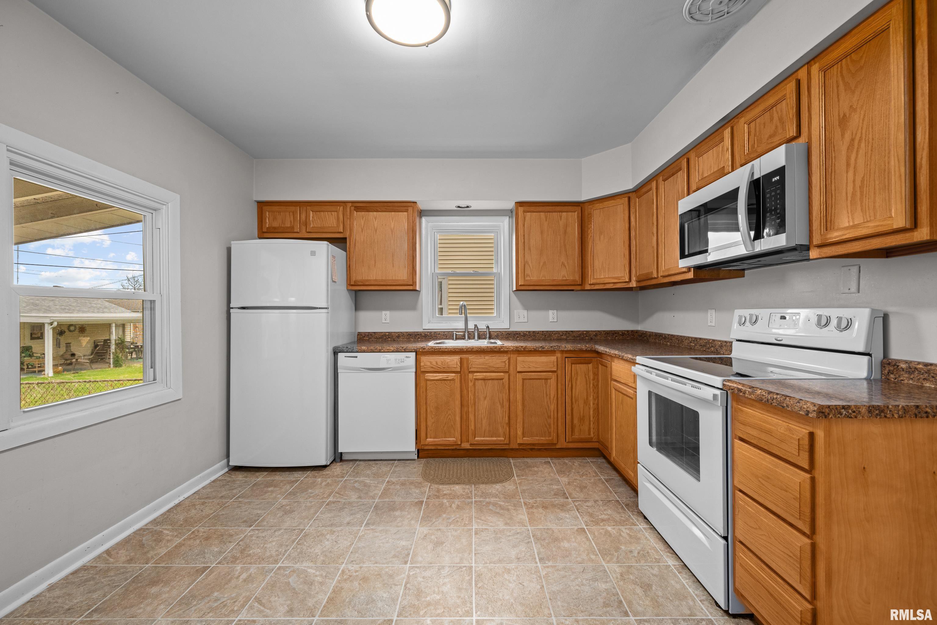 2924 Oak Street, Bettendorf, Iowa image 7