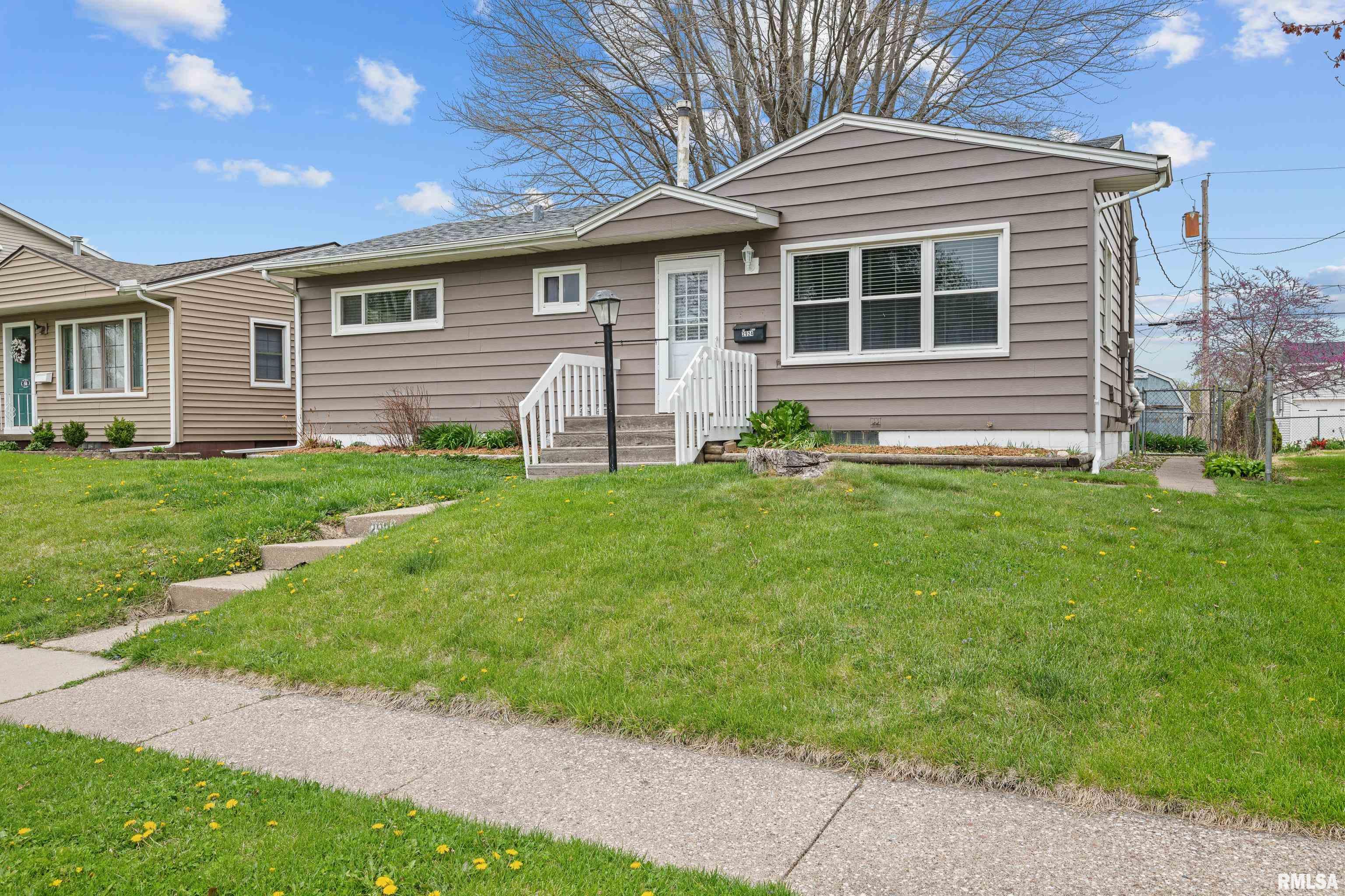 2924 Oak Street, Bettendorf, Iowa image 1