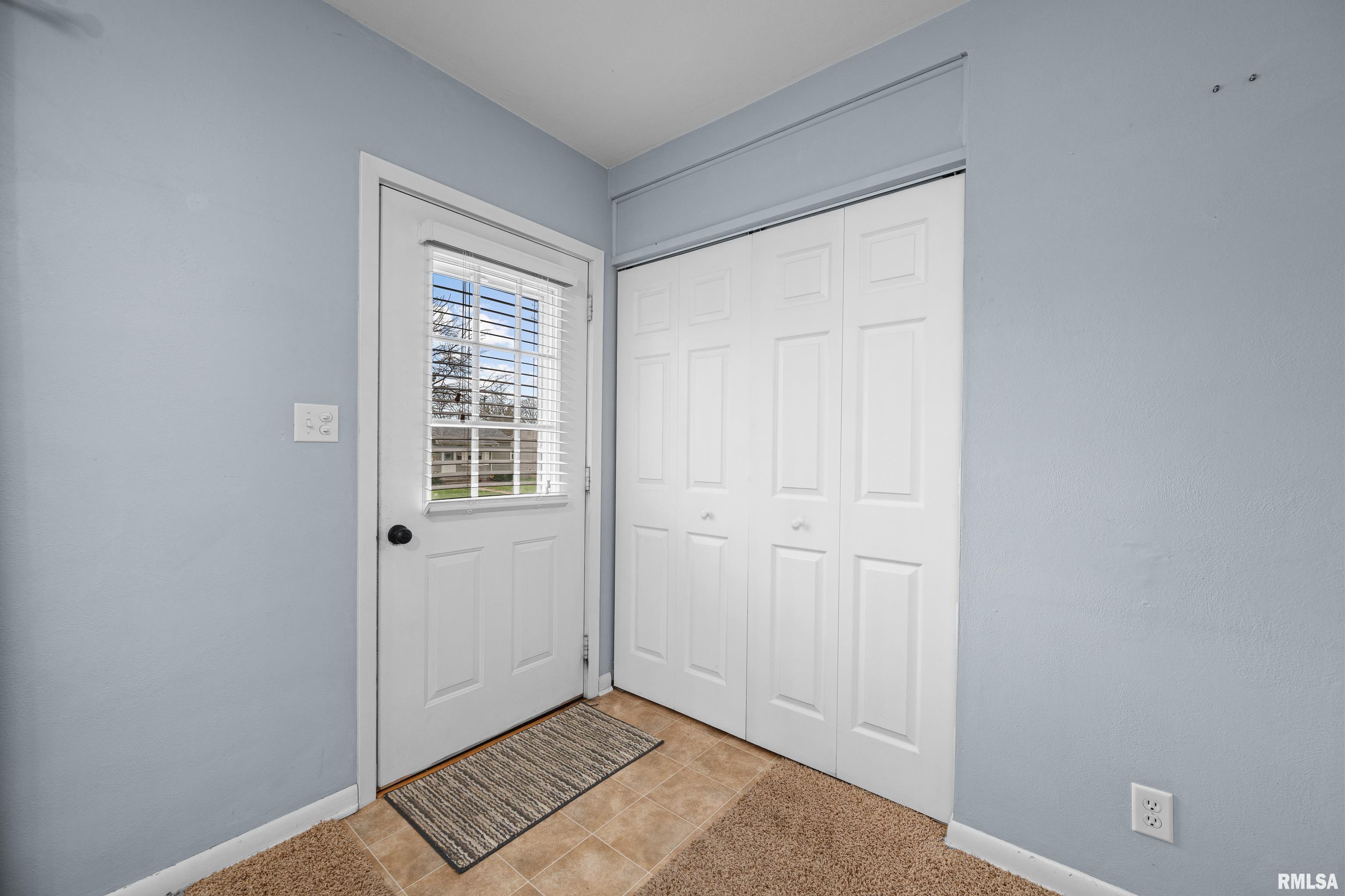 2924 Oak Street, Bettendorf, Iowa image 3