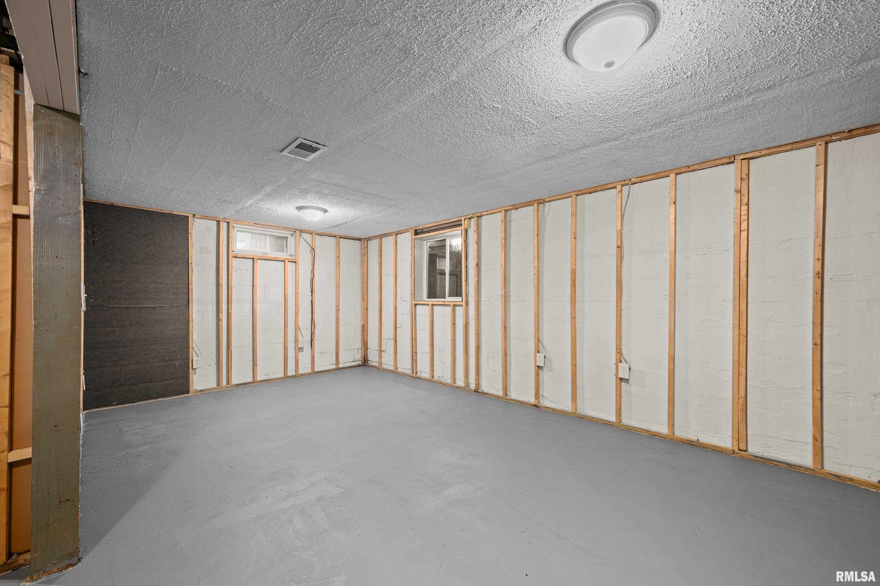 2924 Oak Street, Bettendorf, Iowa image 20