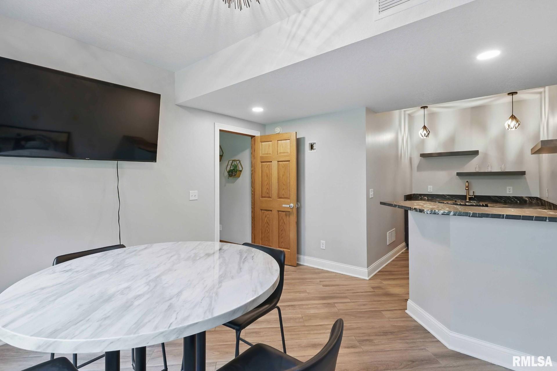 6531 Eagle Ridge Road, Bettendorf, Iowa image 23