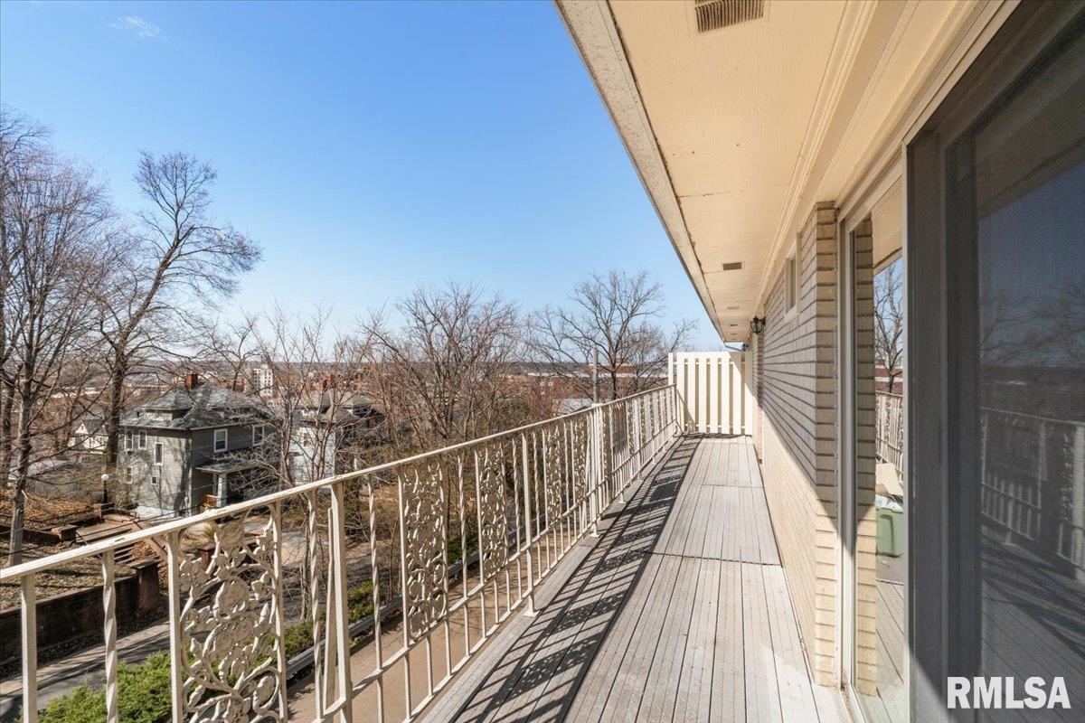 930 17th Street #24, Moline, Illinois image 33