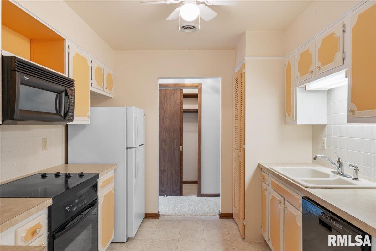 930 17th Street #24, Moline, Illinois image 15