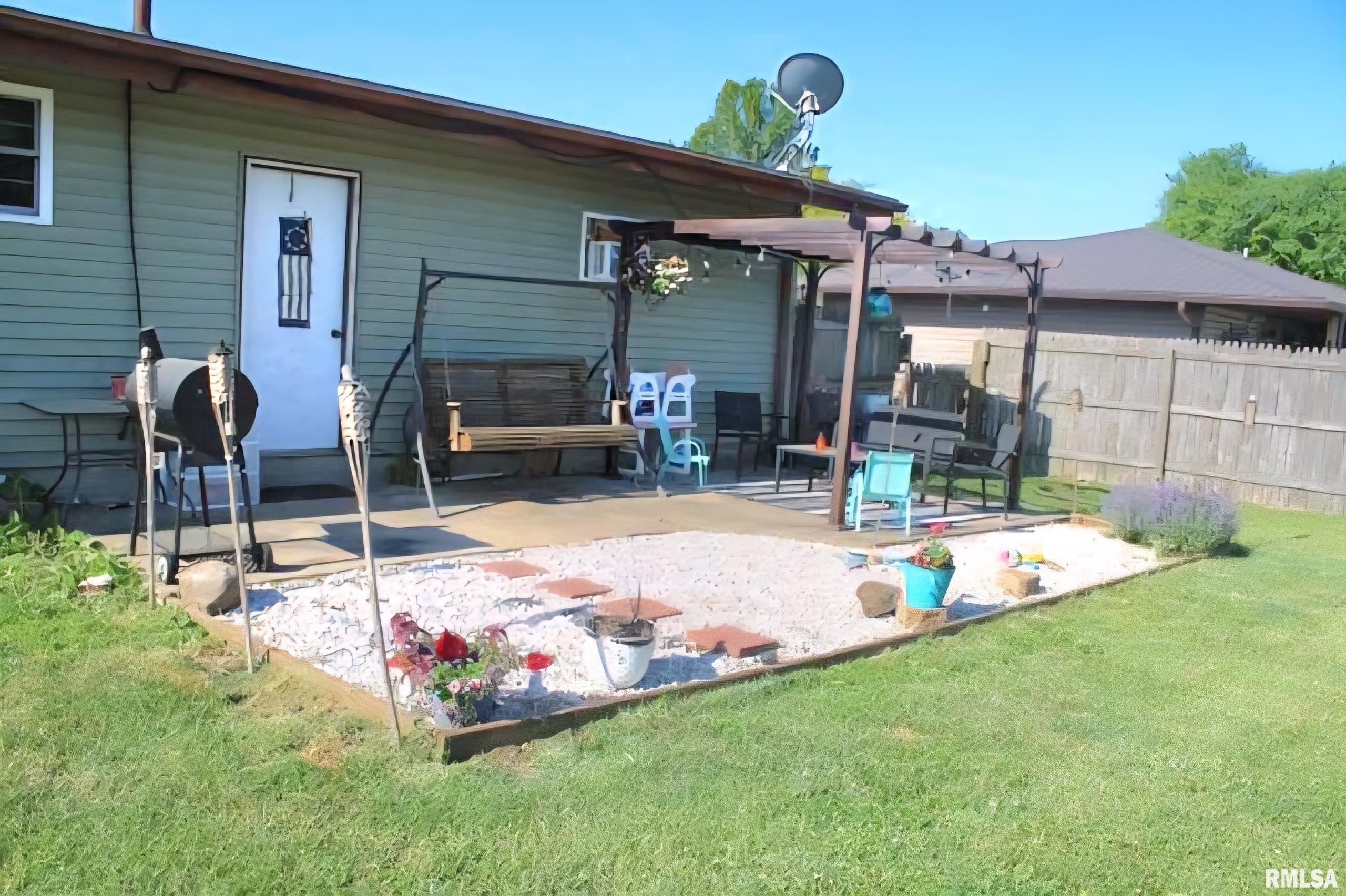 16338 E Red Maple Lane, Lewistown, Illinois image 3