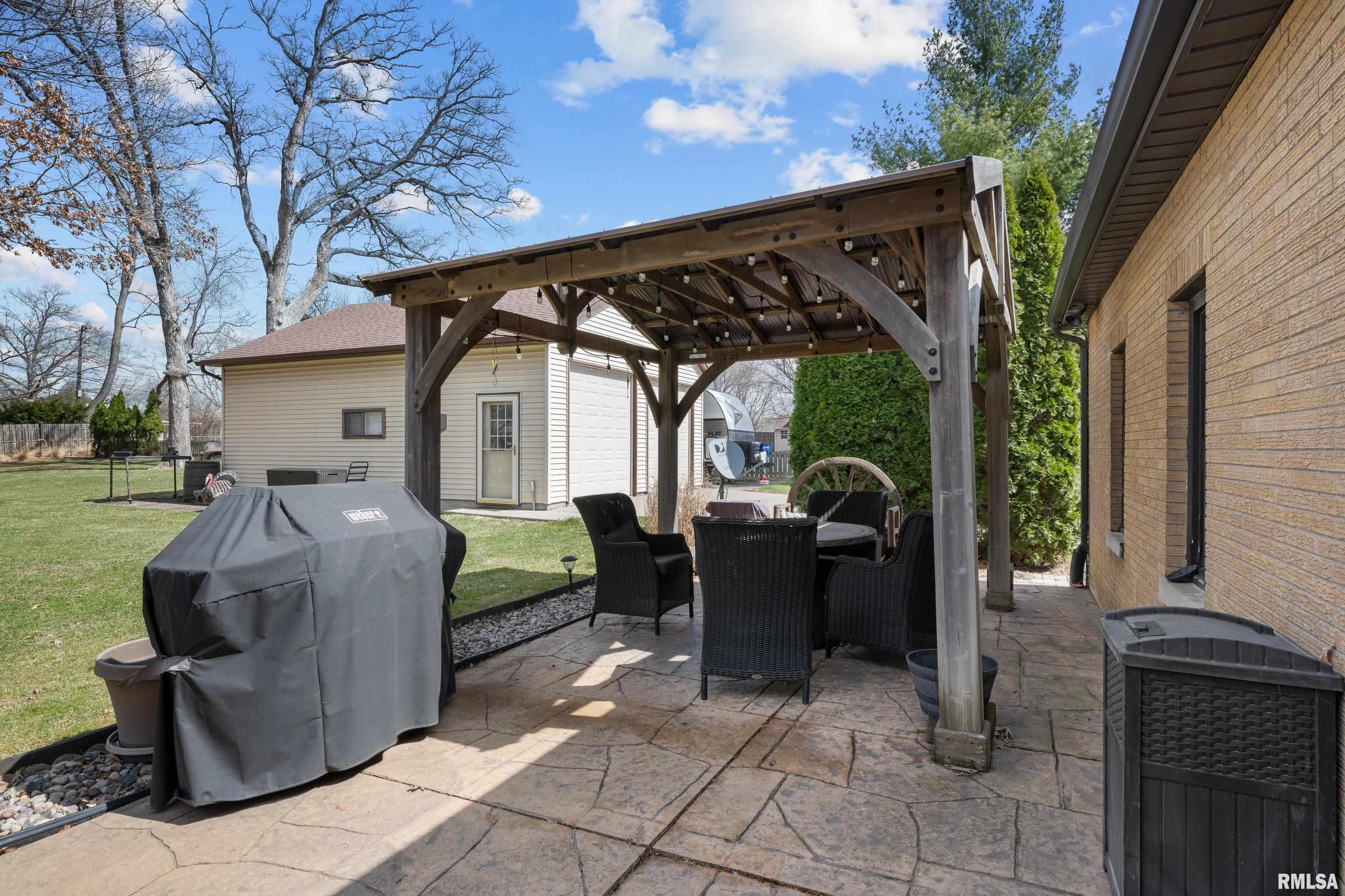 2831 31st Avenue, Rock Island, Illinois image 12