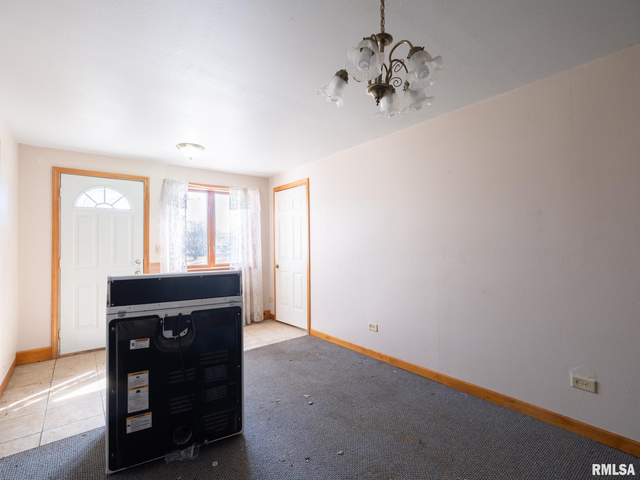 102 S Van Buren Street, Lewistown, Illinois image 35