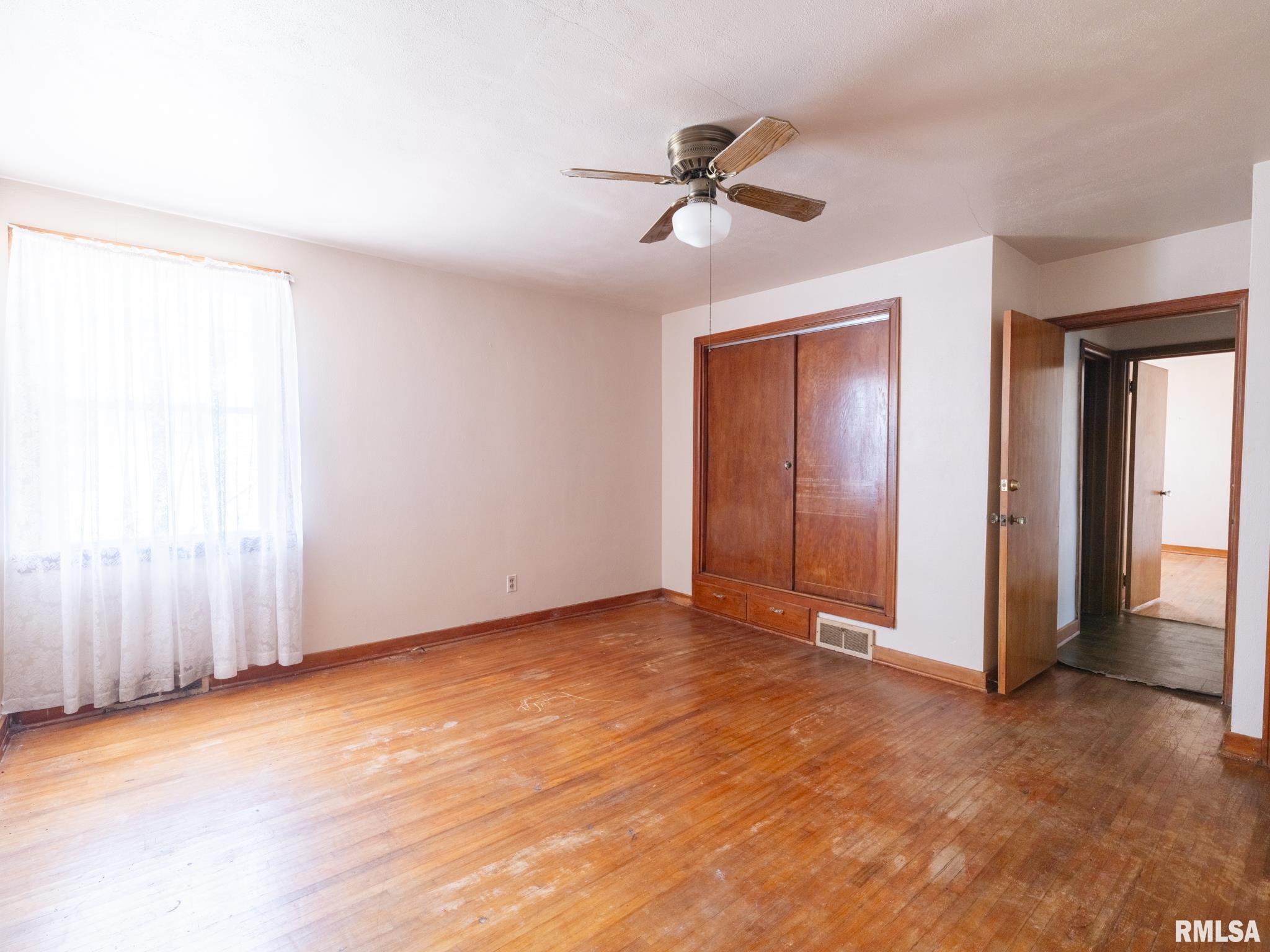 102 S Van Buren Street, Lewistown, Illinois image 30