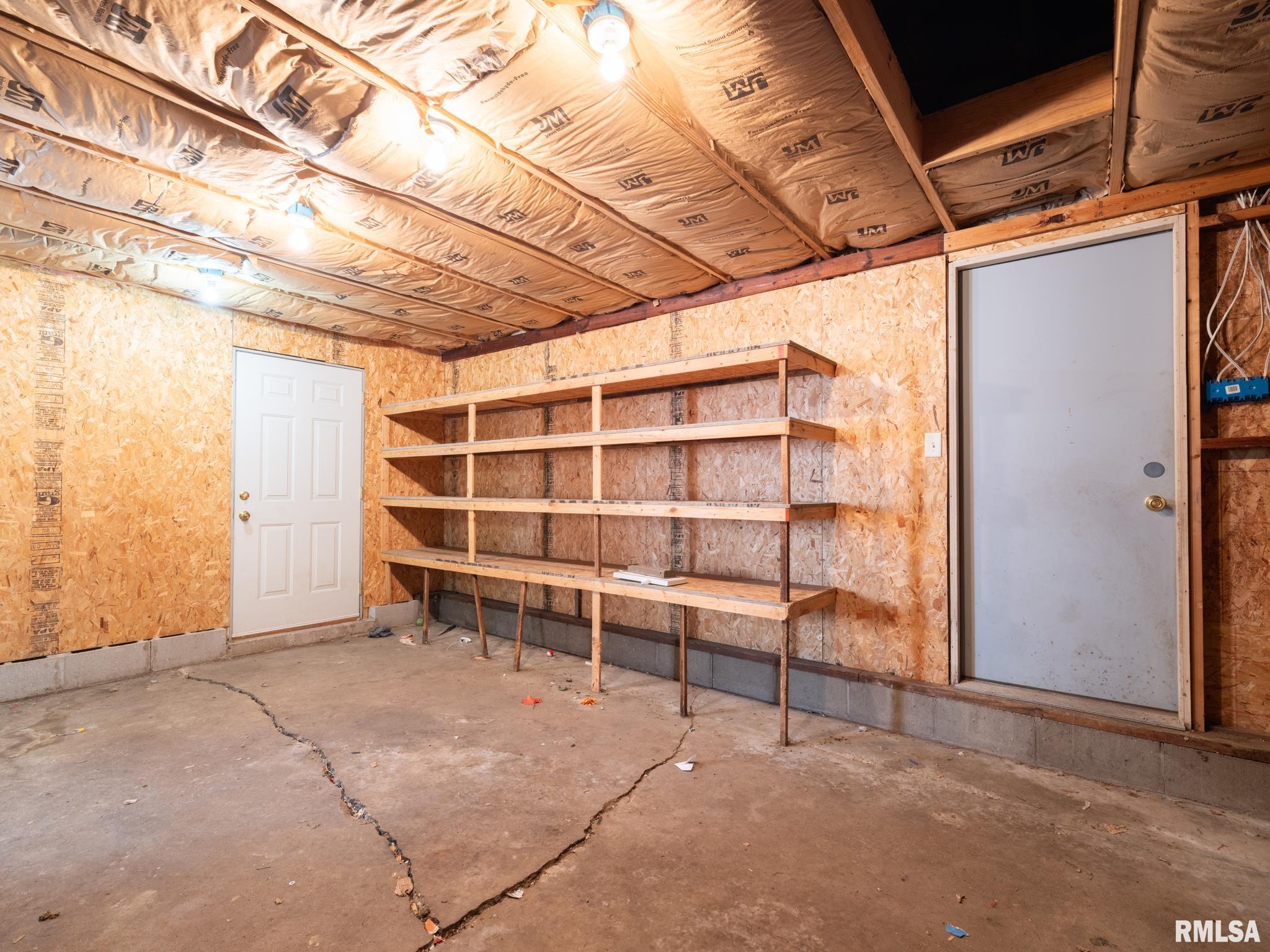 102 S Van Buren Street, Lewistown, Illinois image 40