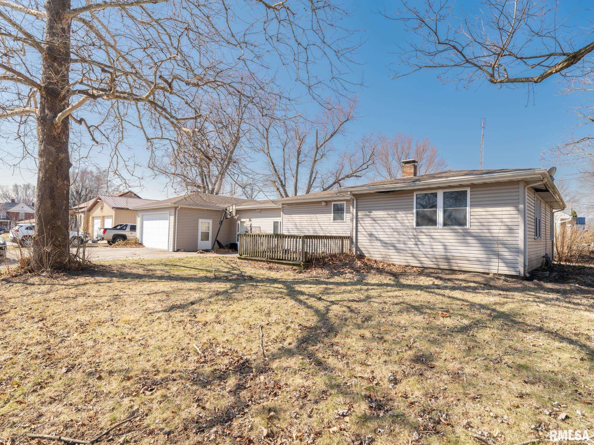 102 S Van Buren Street, Lewistown, Illinois image 2