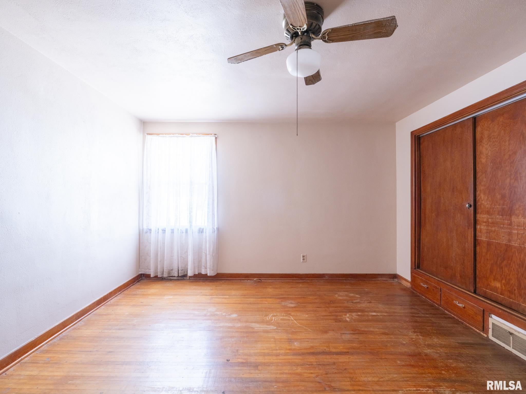 102 S Van Buren Street, Lewistown, Illinois image 29