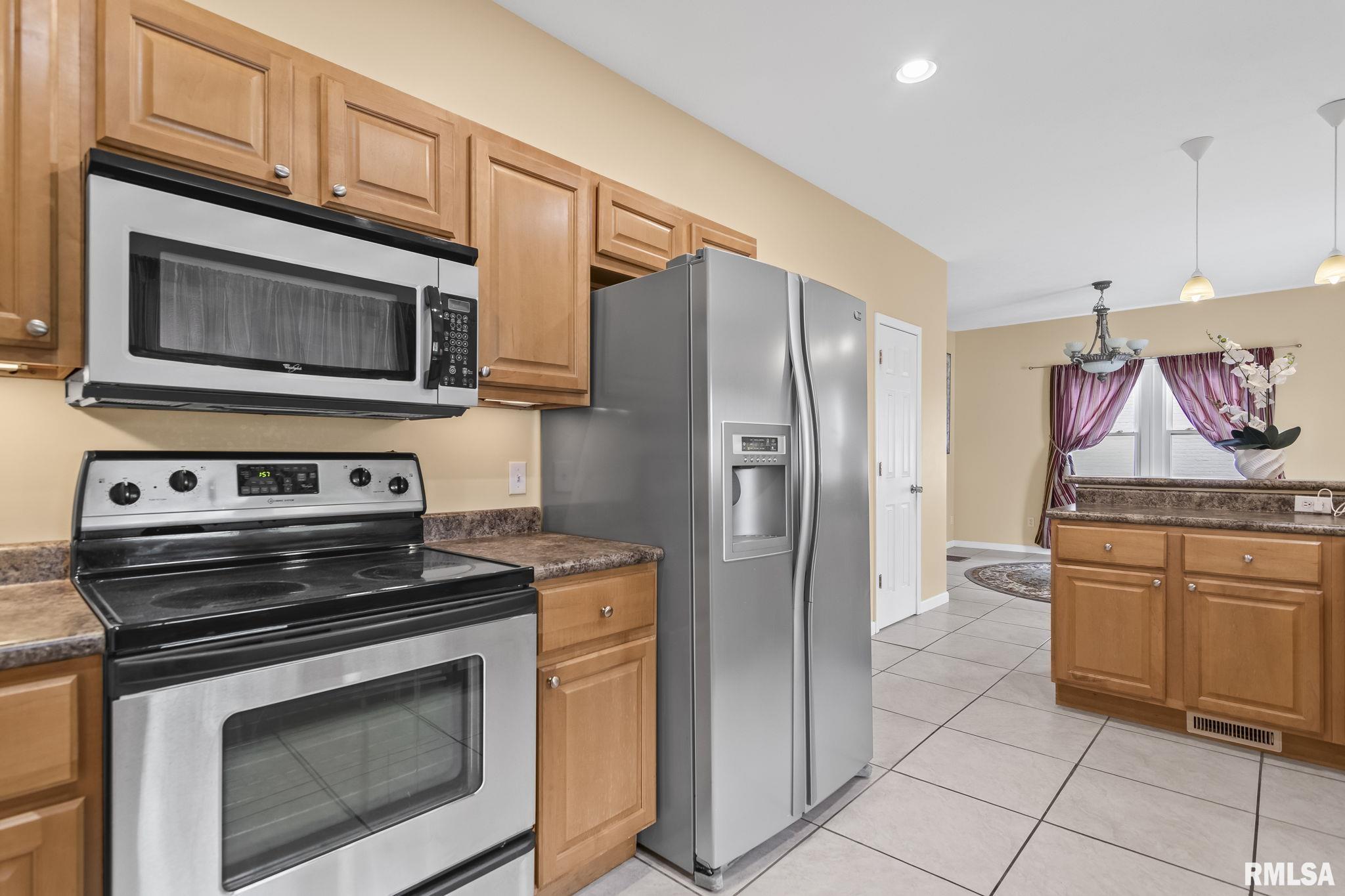 613 Black Avenue, Springfield, Illinois image 10