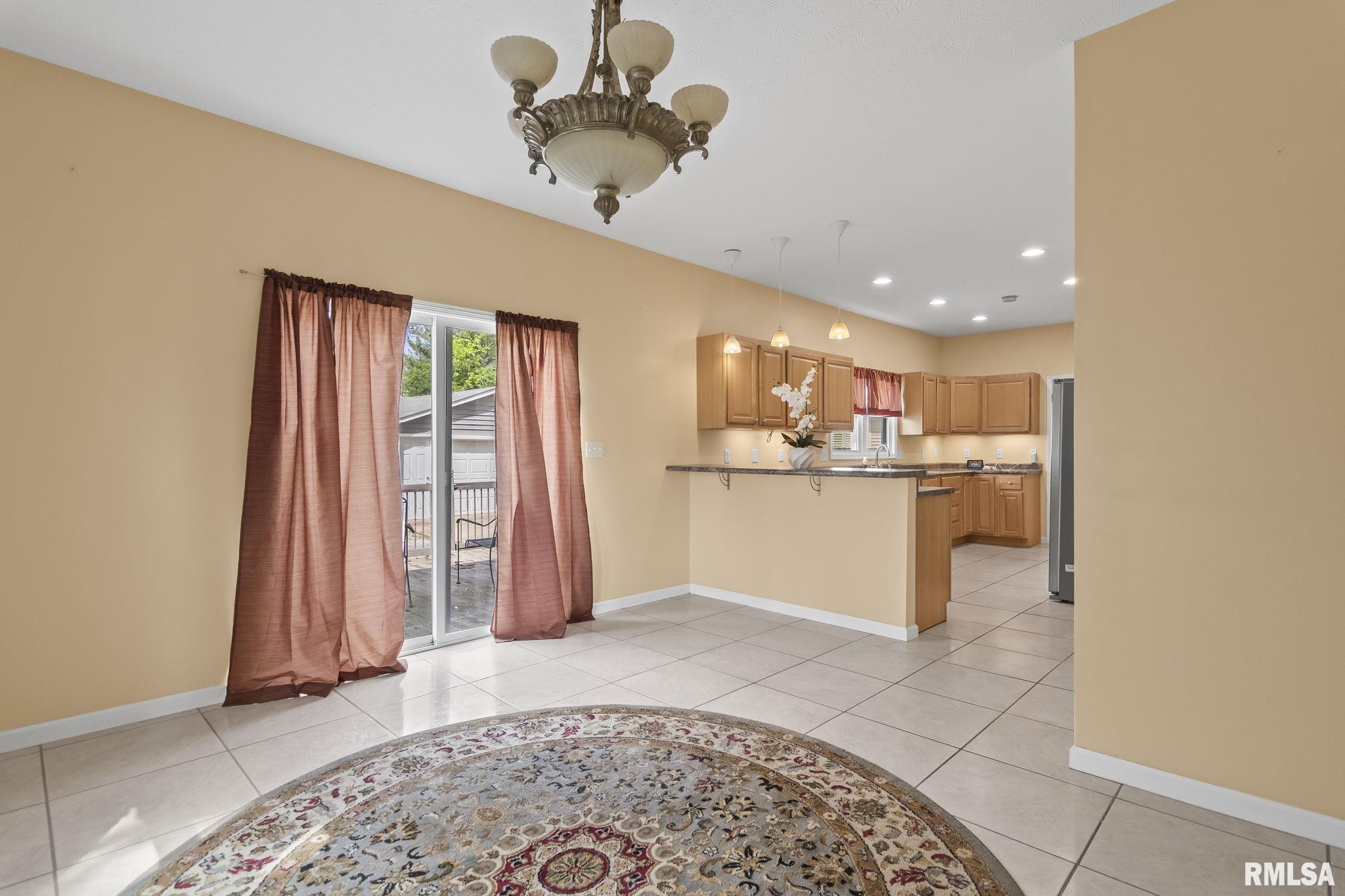 613 Black Avenue, Springfield, Illinois image 15