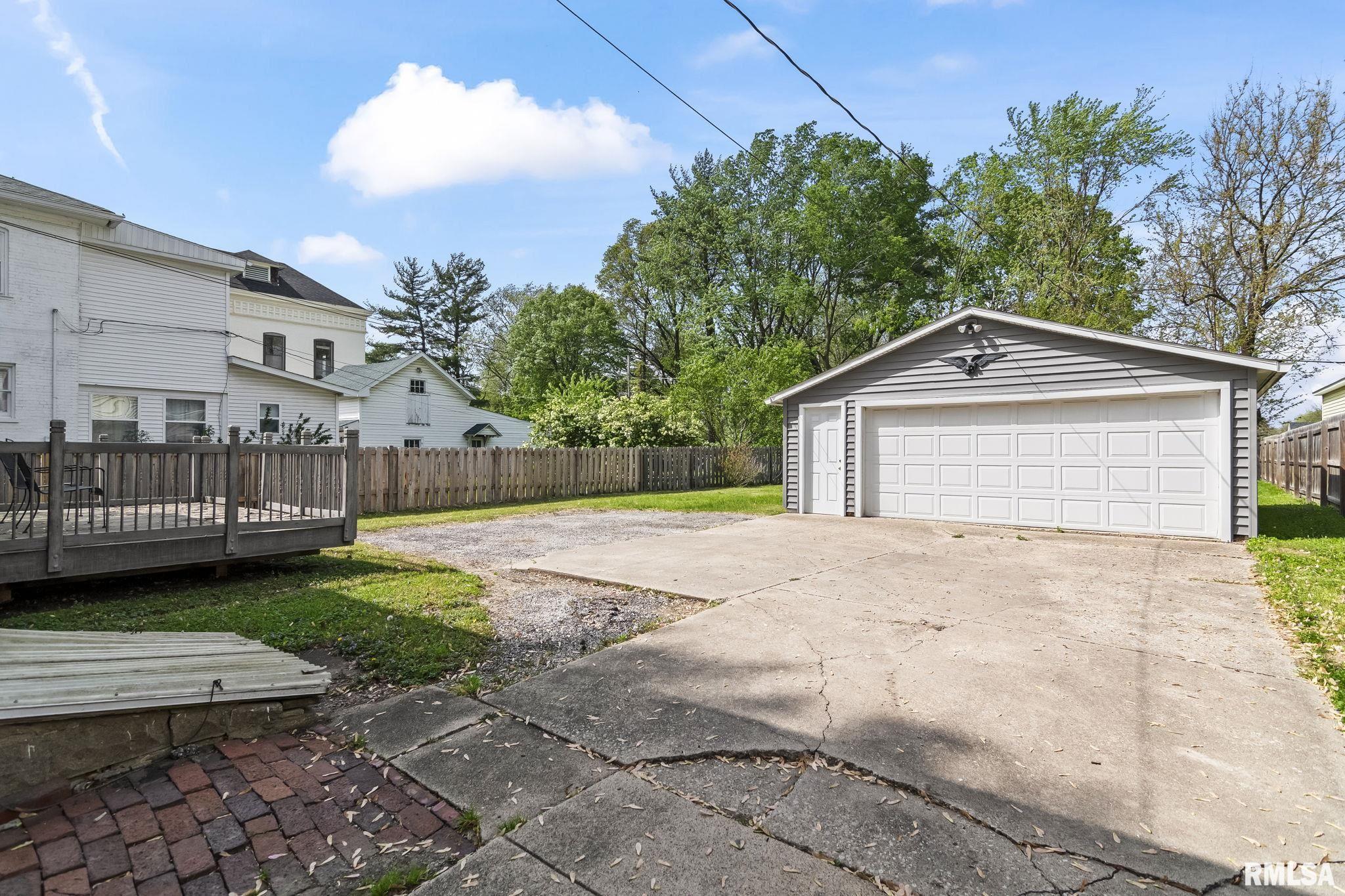 613 Black Avenue, Springfield, Illinois image 40
