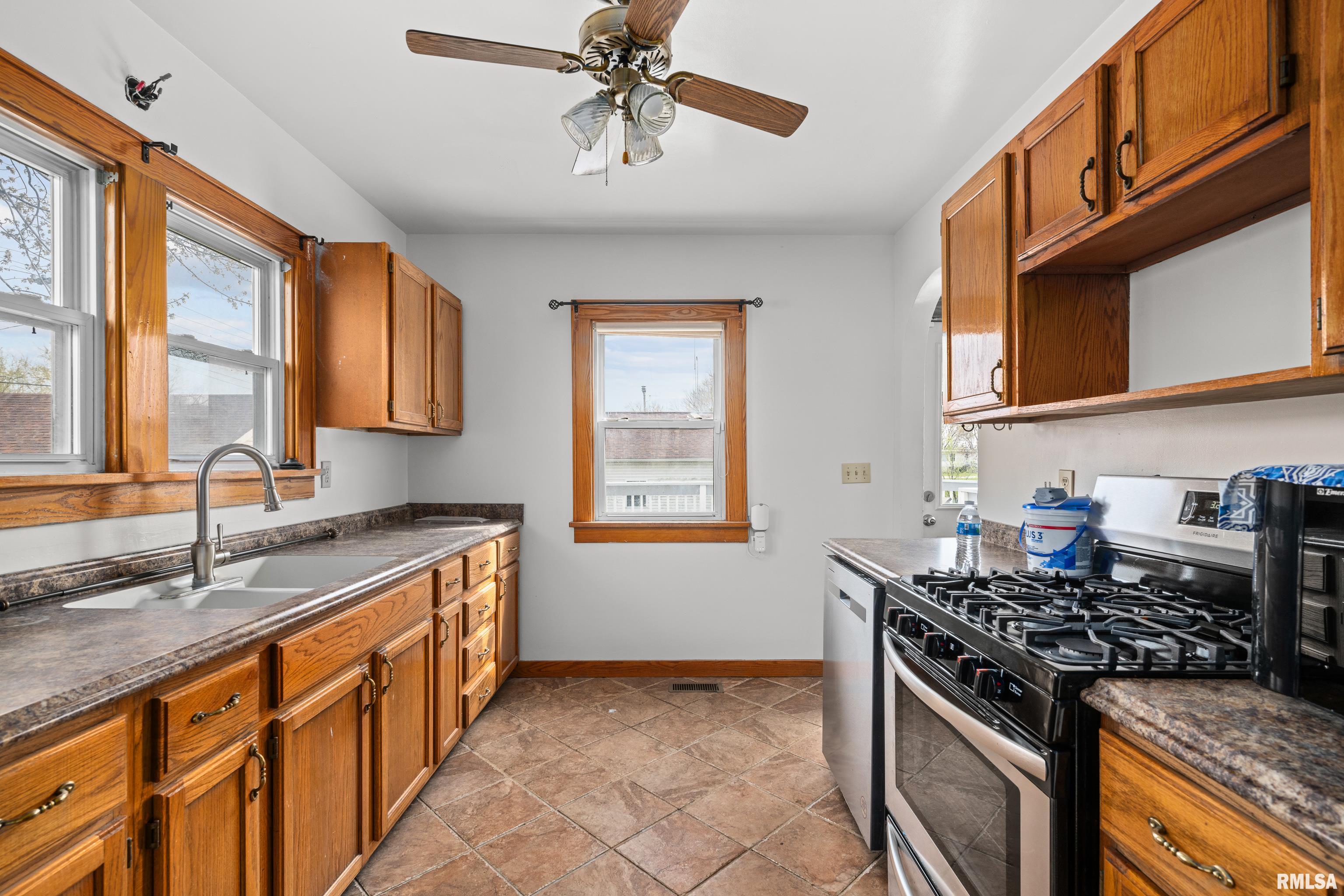 18514 1st Avenue, Barstow, Illinois image 13