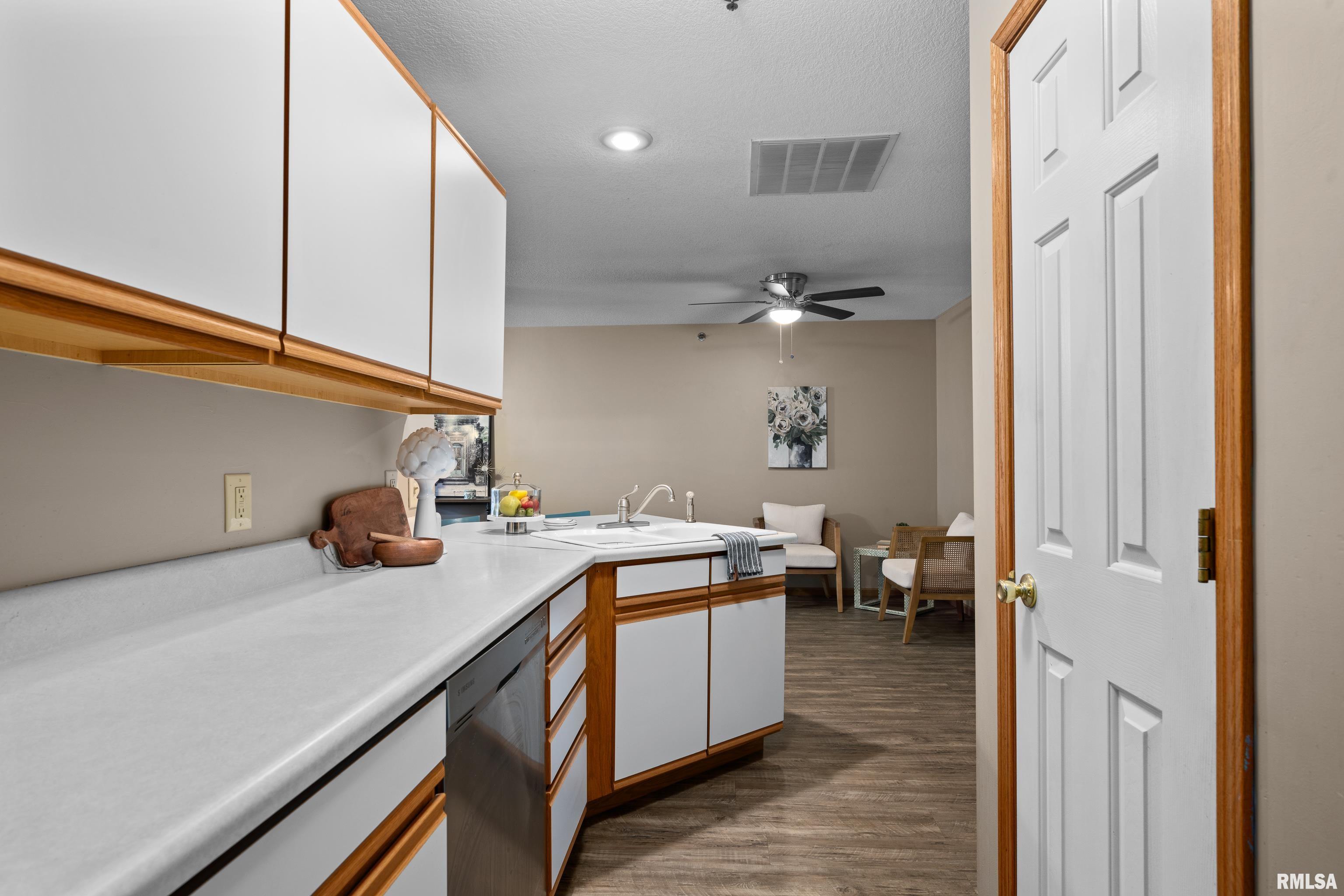 3814 Creek Hill Drive, Bettendorf, Iowa image 9