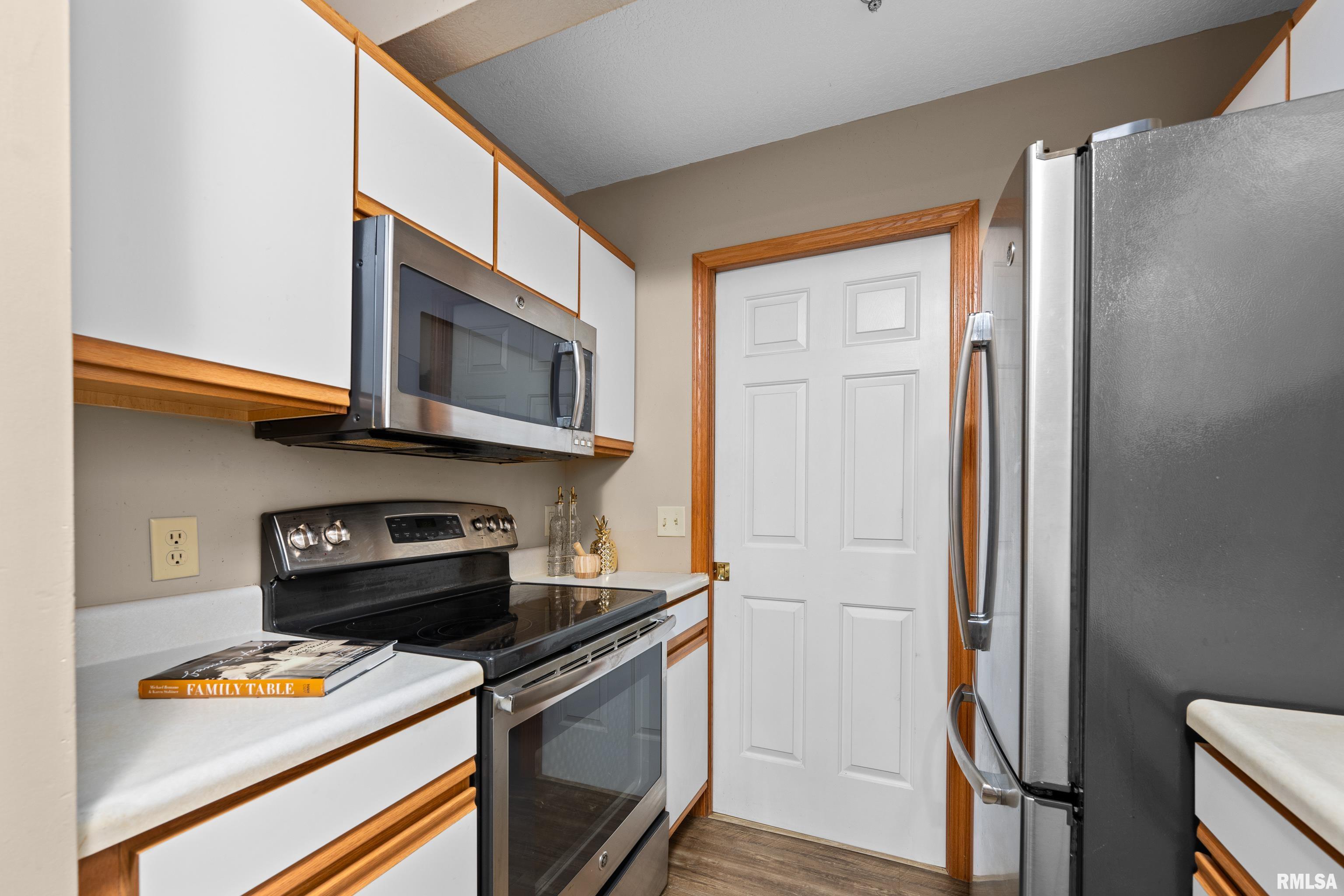 3814 Creek Hill Drive, Bettendorf, Iowa image 8