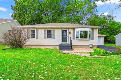 Homes For Sale - 5007 N Hamilton Road<br/> Peoria, IL 61614