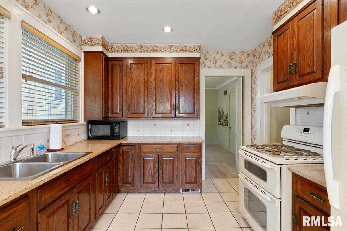 1840 14th Street, Moline, Illinois image 16