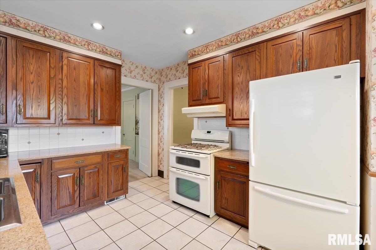 1840 14th Street, Moline, Illinois image 21