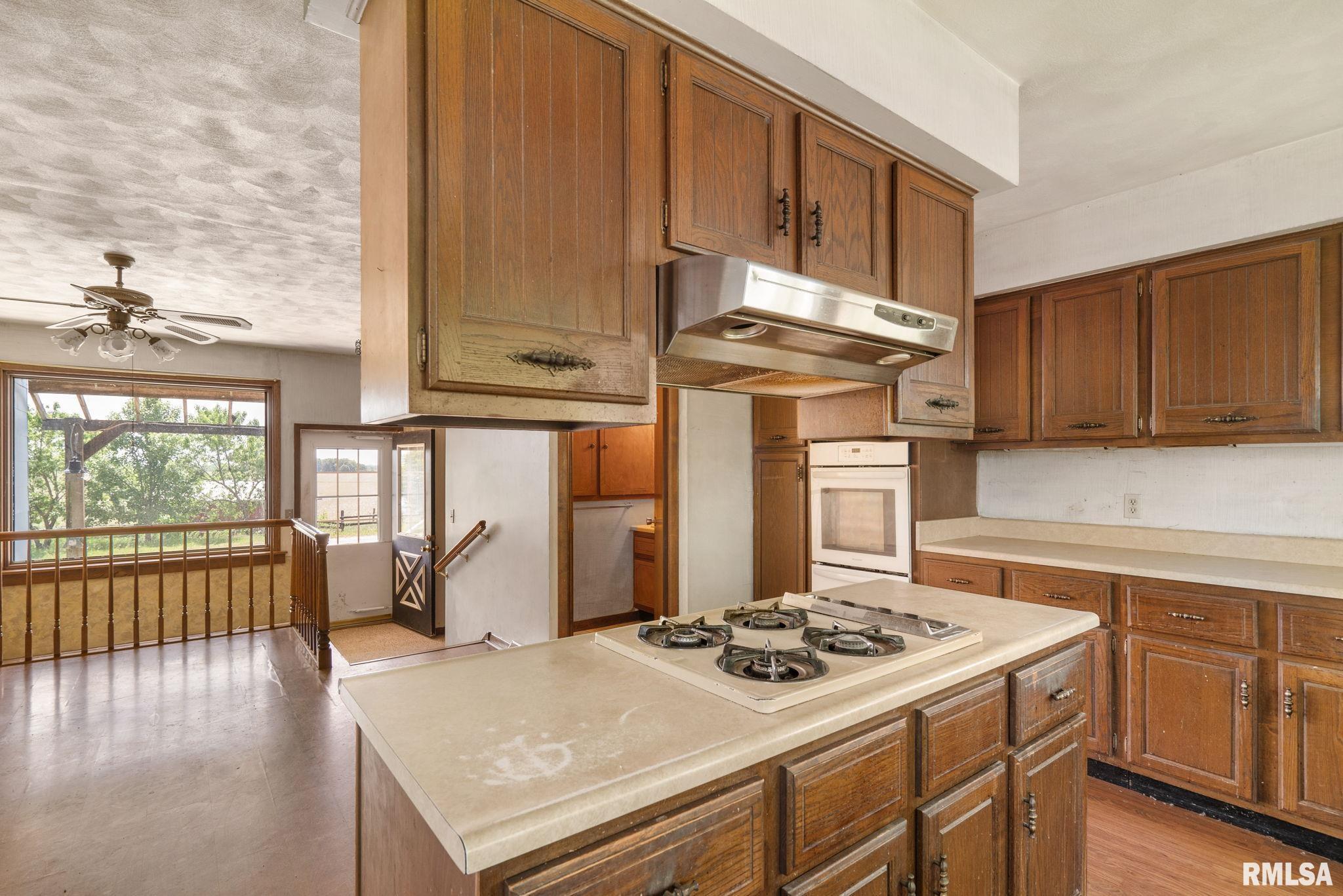 3027 262nd Street, De Witt, Iowa image 9