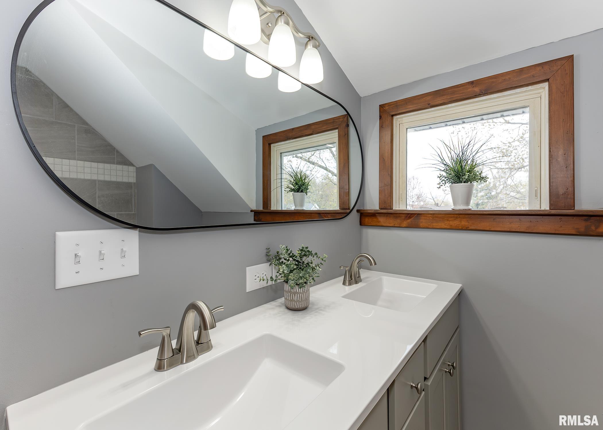 2119 44th Street, Moline, Illinois image 17