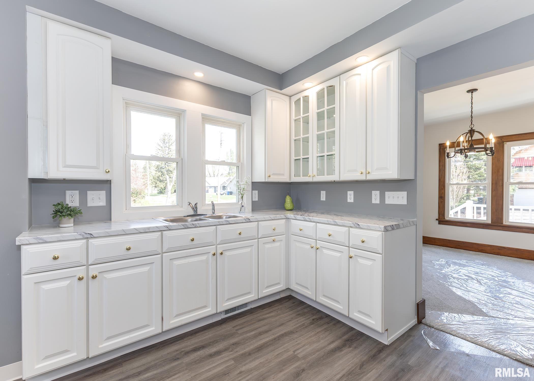 2119 44th Street, Moline, Illinois image 12