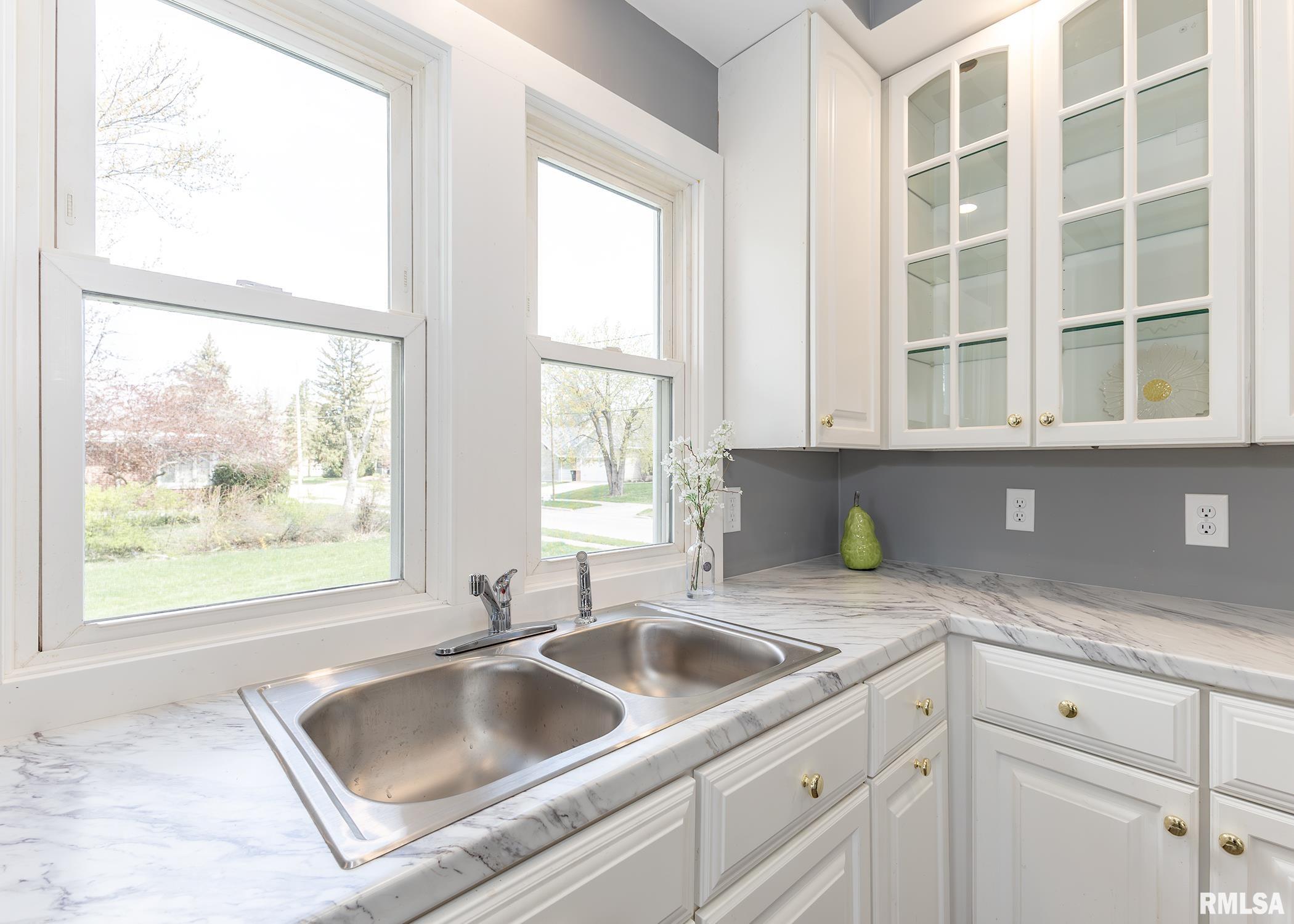 2119 44th Street, Moline, Illinois image 15