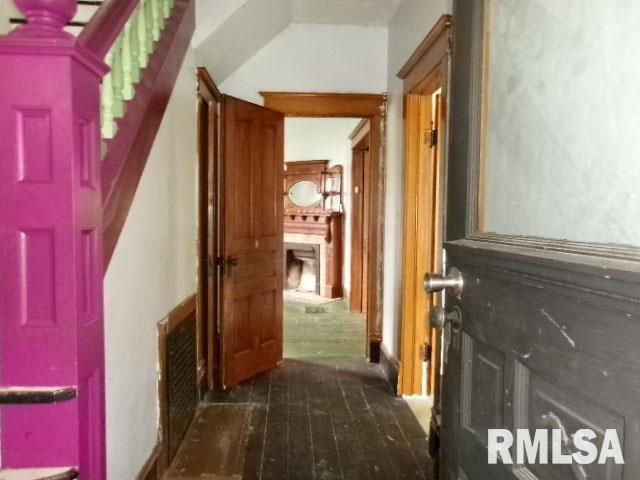 896 E Chestnut Street, Canton, Illinois image 3
