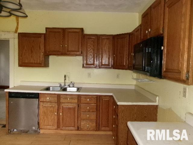 896 E Chestnut Street, Canton, Illinois image 10