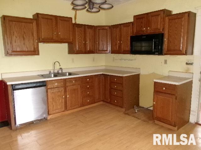 896 E Chestnut Street, Canton, Illinois image 11