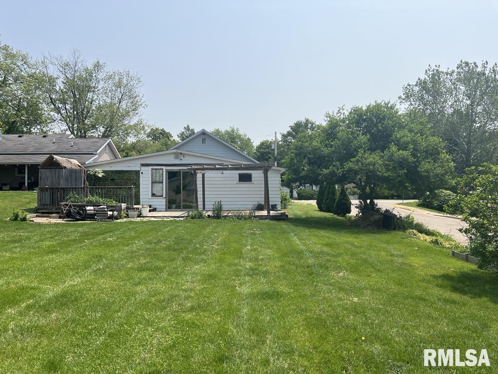836 S Johnson Street, Macomb, Illinois image 2