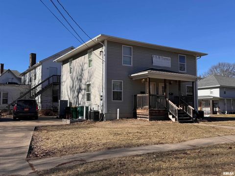 Multifamily For Sale - 303 W Adams Street<br/> Macomb, IL 61455