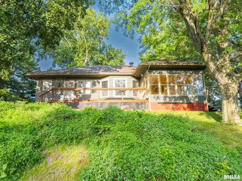 Homes For Sale - 399 W Walnut Street<br/> Canton, IL 61520