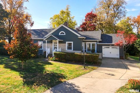 Homes For Sale - 303 S Harris Street<br/> Delavan, IL 61734