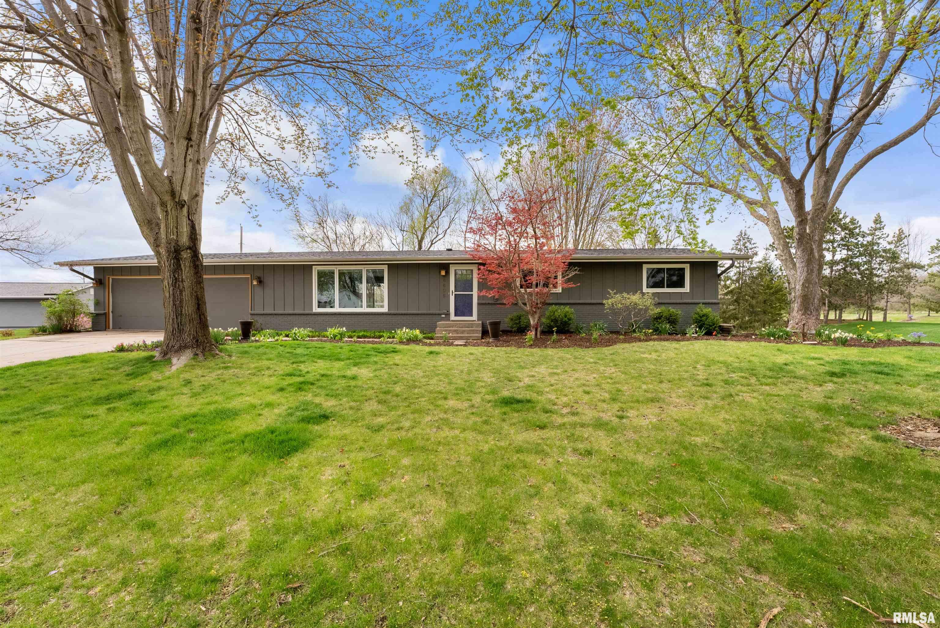8808 20th Street West, Rock Island, Illinois image 1