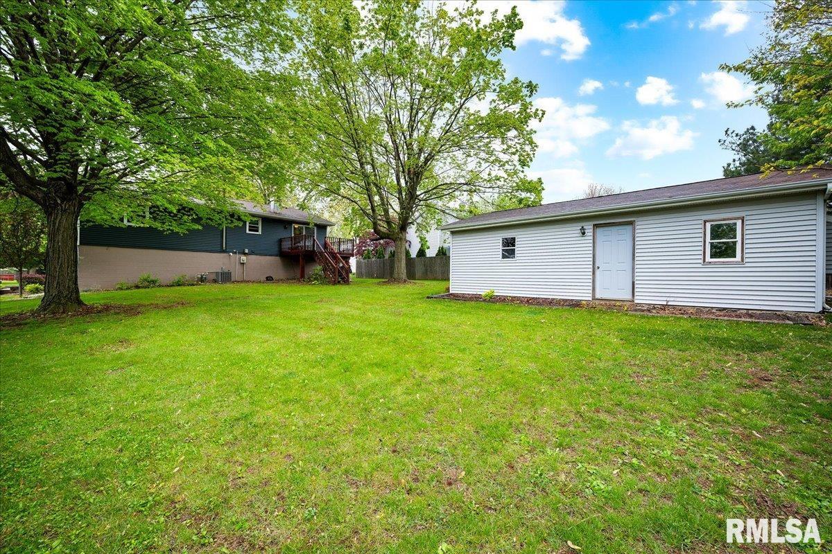 411 Zook Court, Germantown Hills, Illinois image 8