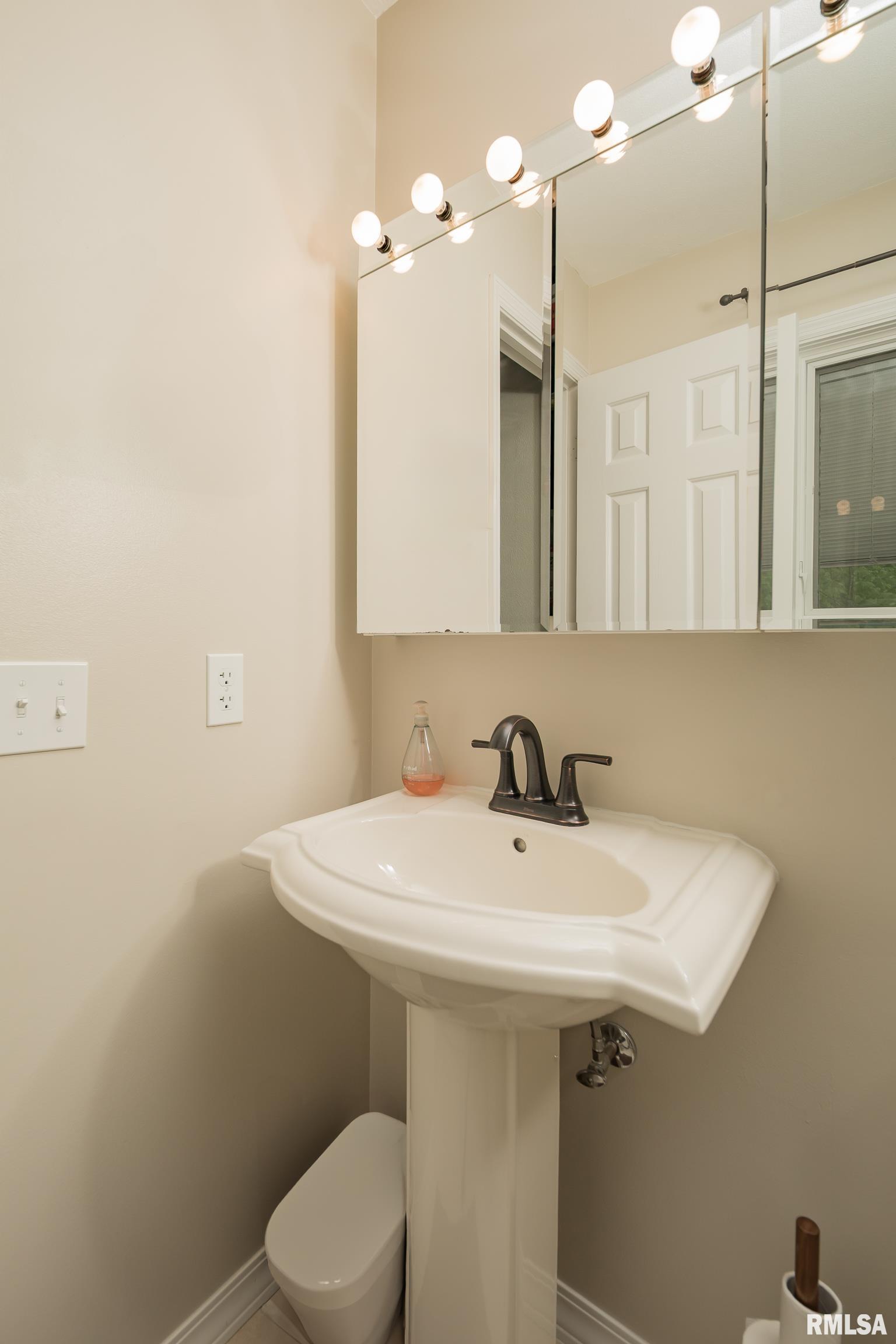 8530 W 17th Street, Rock Island, Illinois image 24