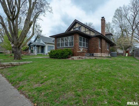 Photo of 2005 GROVE Avenue, Quincy, IL 62301 (MLS # CA1042842)