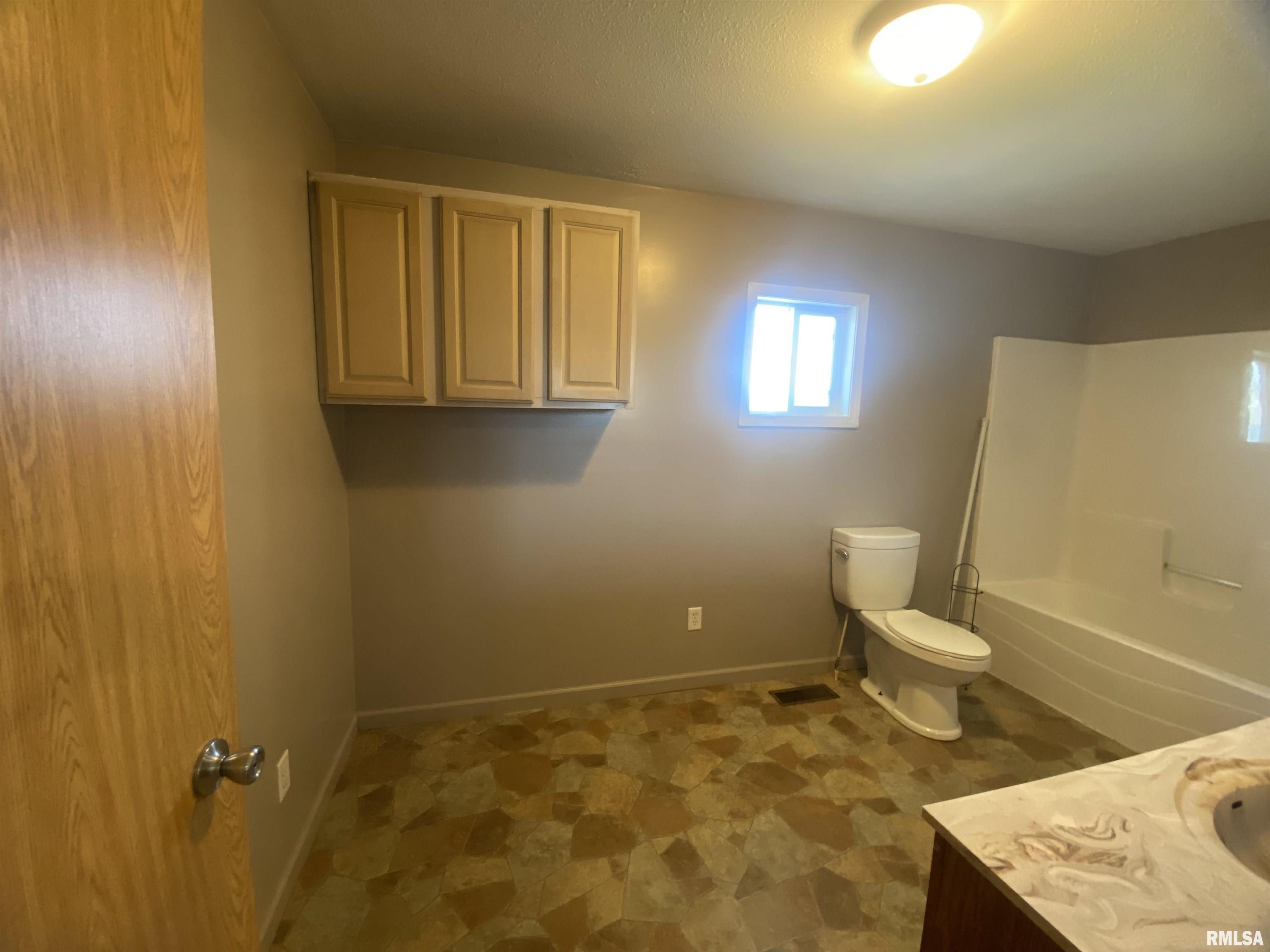 22545 Thompsonville Lake Road, Thompsonville, Illinois image 3