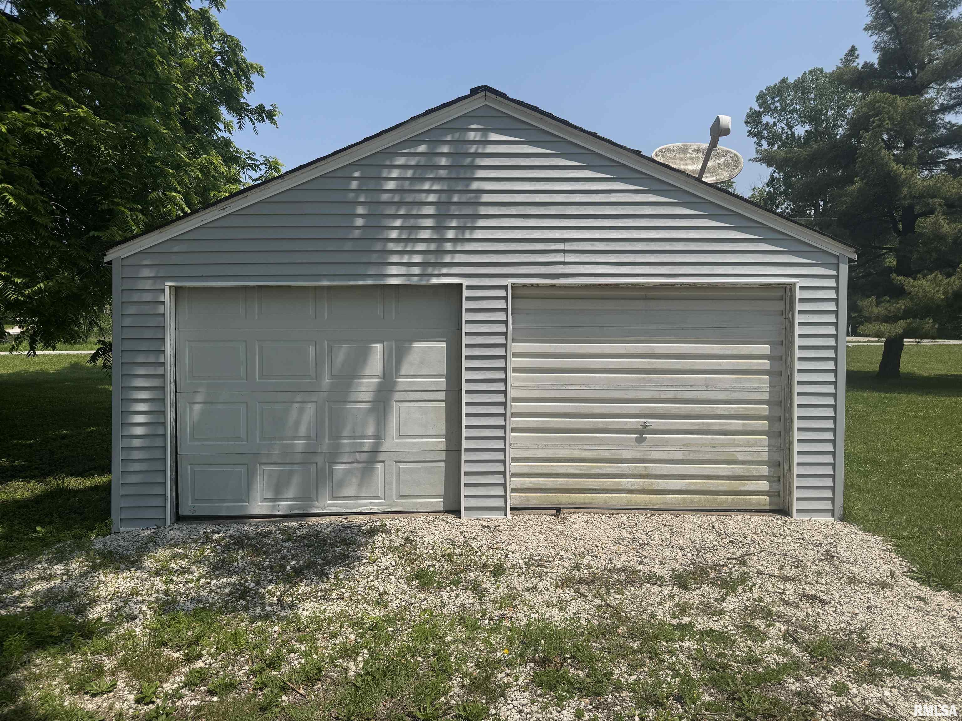 619 Green River Street, Colona, Illinois image 7