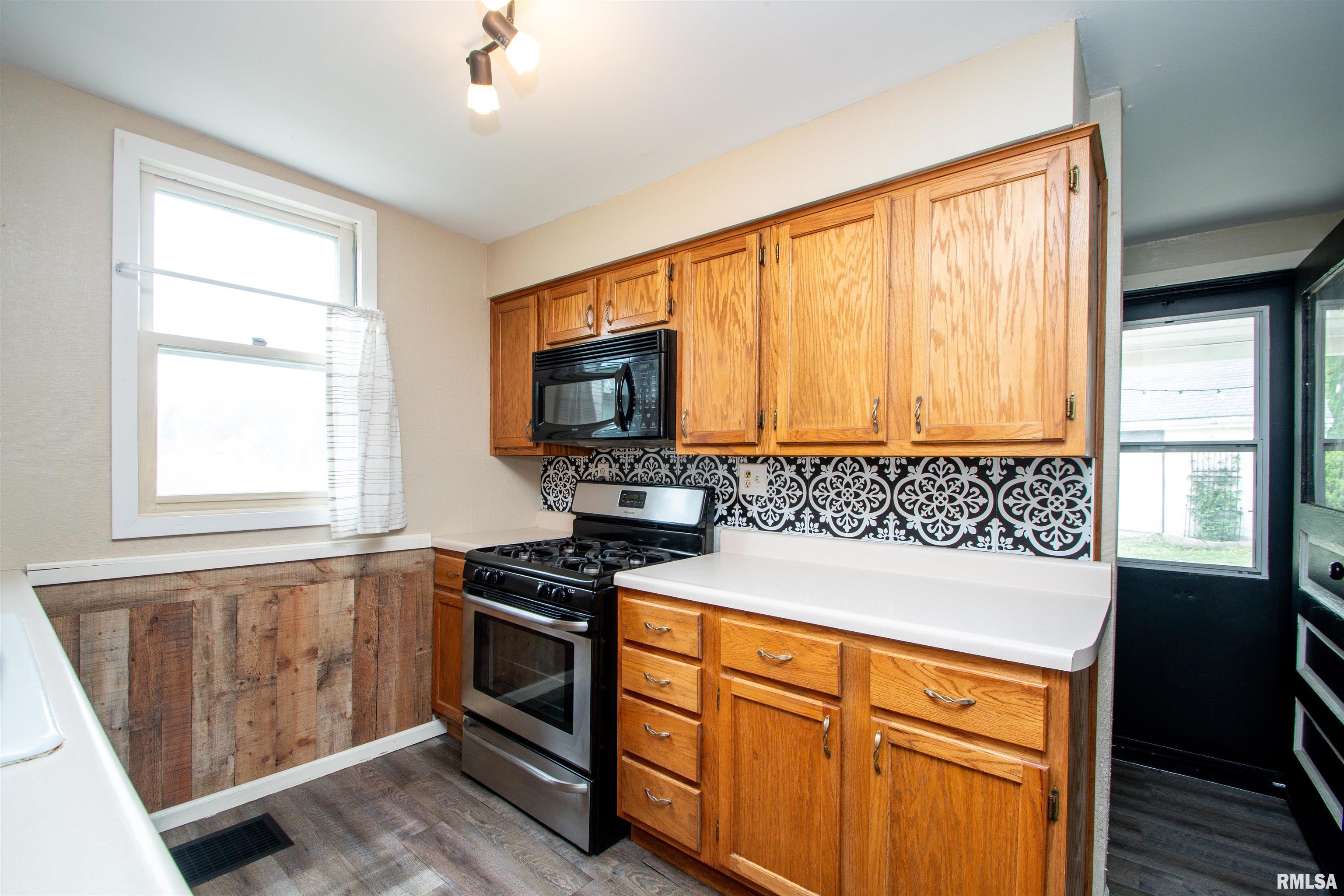 2106 Bloomington Road, East Peoria, Illinois image 15